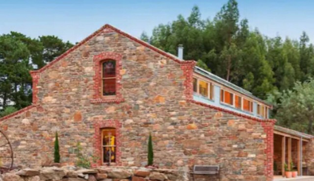 Gorgeous Stone Barn in the Adelaide Hills