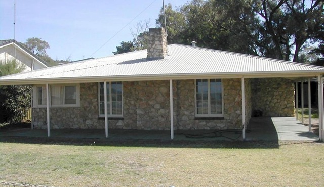 Gorgeous Stone Cottage on the Seafront