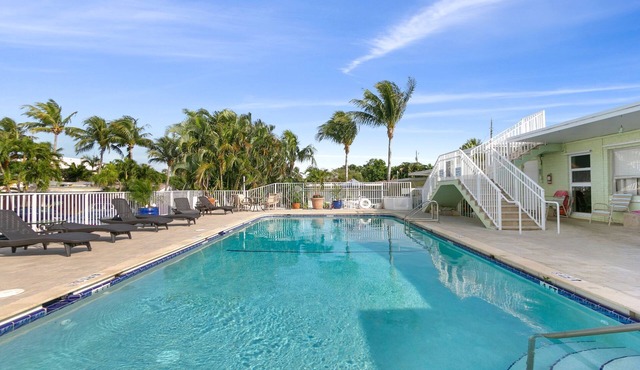 Gorgeous studio with pool 200 meters from the beach