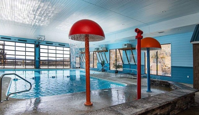 Gorgeous Table Rock Lake View! Hot Tub, Pool!