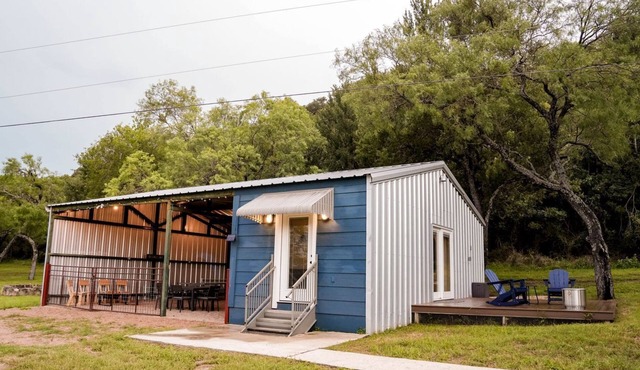Gorgeous Tiny House with Fire Pit, Games and Barbecue in San Saba, Texas