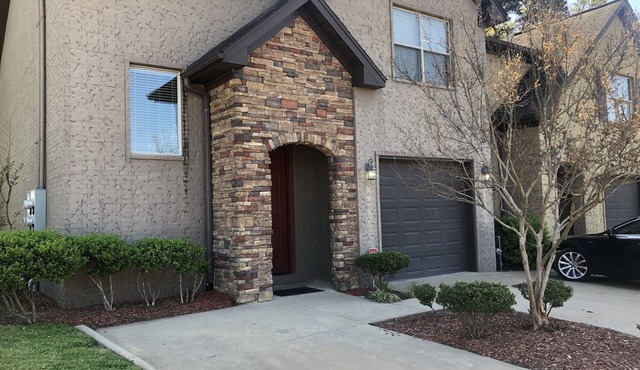 Gorgeous Townhouse West Little Rock