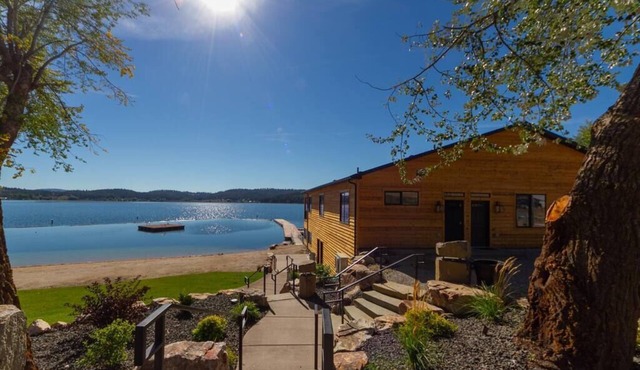 Gorgeous Triplex Unit With Spectacular Lake Views!