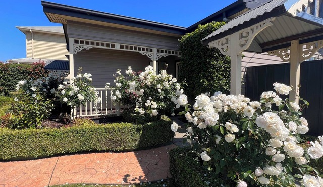 Gorgeous ultra clean 3 Bedroom/2 Bathroom HomenClose to popular attractions/CBD