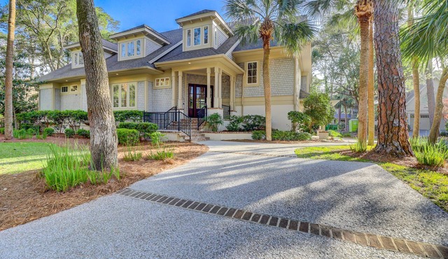 Gorgeous Updated Six Bedroom Dog Friendly 3rd Row Ocean Home w/Private Pool