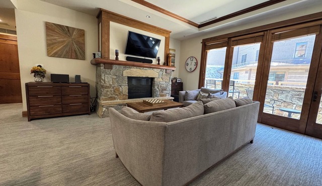 Gorgeous Updated 2BR Heart of Northstar Village near Gondolas - Platinum Level