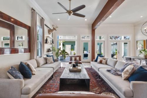 Gorgeous Upscale Home with Pool Garden District