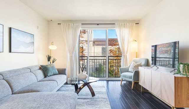 Gorgeous Urban Oasis in Downtown Capitol Hill Seattle #LOCATION COMFORT & STYLE