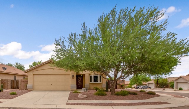 Gorgeous Vacation Home - Trails, Golf & Dining