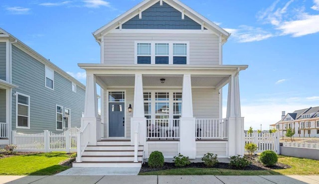 Gorgeous Vacay Home w/Marina View Near the Beach