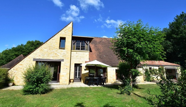 Gorgeous Villa in St. Julien-De-Lampon with Private Pool & Centre Nearby