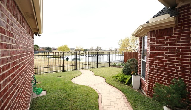 Gorgeous View Home backing up Community LAKES & Trail