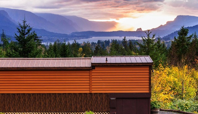 Gorgeous view Secluded Tiny Cottage, Previously only found on A-bnb