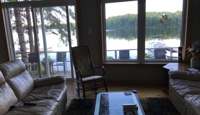 gorgeous view, steps to lake, 2 canoes and paddle boat