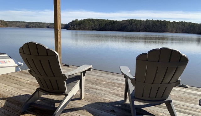 Gorgeous views, deep water, in peaceful/no-wake cove! FIRE PIT!