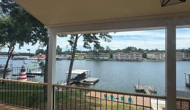 Gorgeous Views Of Lake Hamilton