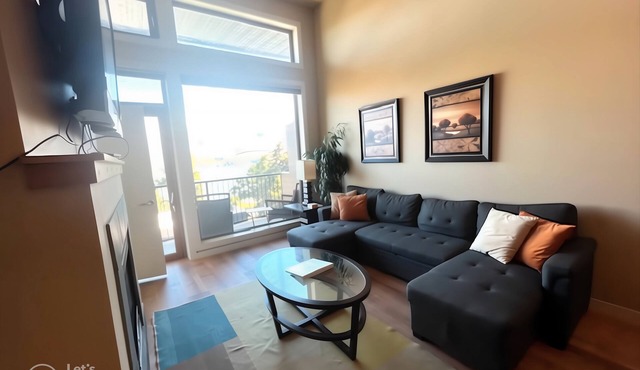 Gorgeous Views of Lake Chelan - Top-floor 2BD/2BA Condo—Steps to Park & Water
