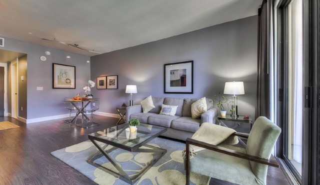 Gorgeous Views of the Lake, Mountains and Pool, Luxurious 1 bed 1 bath Apt.