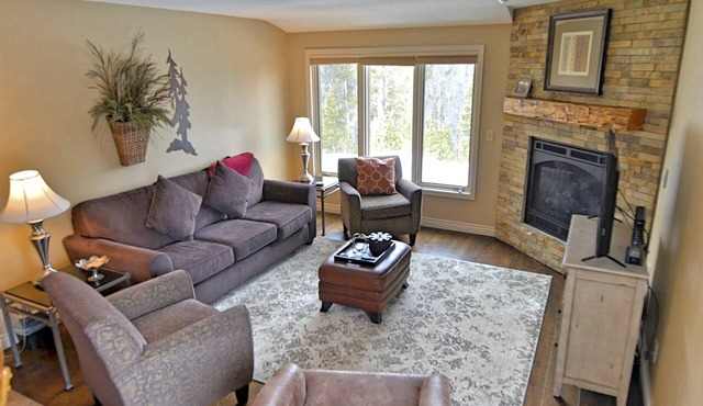 Gorgeous Views on Peak 10 in Remodeled Townhome
