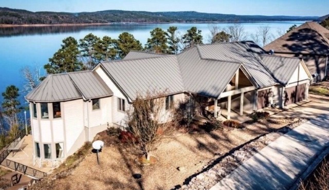 Gorgeous Views Spacious Lakefront Multifamily Fun
