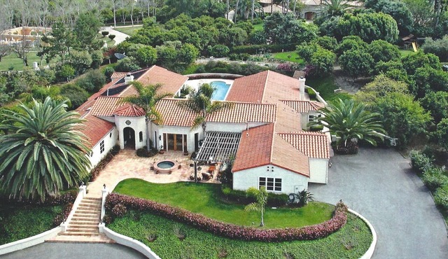 Gorgeous Villa and Pool in Prestigious Rancho Santa Fe Gated Community