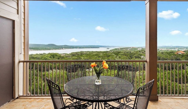 Gorgeous Villa in Hollows - Stunning Views/Pools