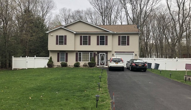 Gorgeous Villa in Pocono nr Ski Slopes, Camelback, Kalahari w Games Rm & Hot tub