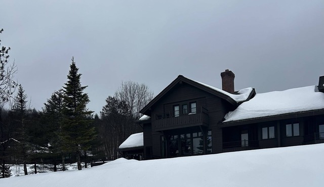 Gorgeous Von Trapp Villa with Spectacular Views