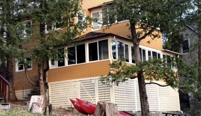 Gorgeous Water Front Home w/Private Beach on Lake Champlain