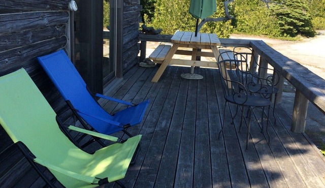 Gorgeous Waterfront Log Cabin off-grid paradise pet friendly