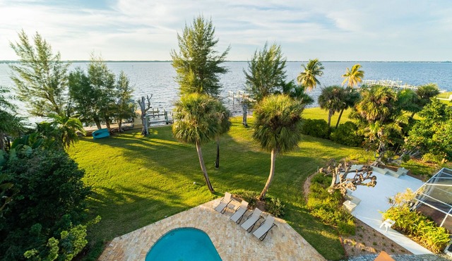 GORGEOUS WATERFRONT ESTATE