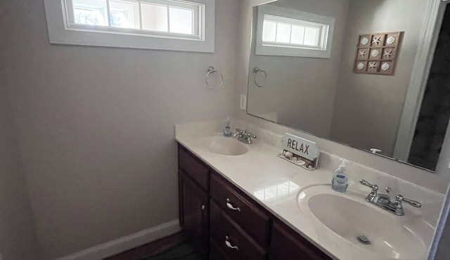 Gorgeous waterfront getaway with breathtaking sunsets and relaxing