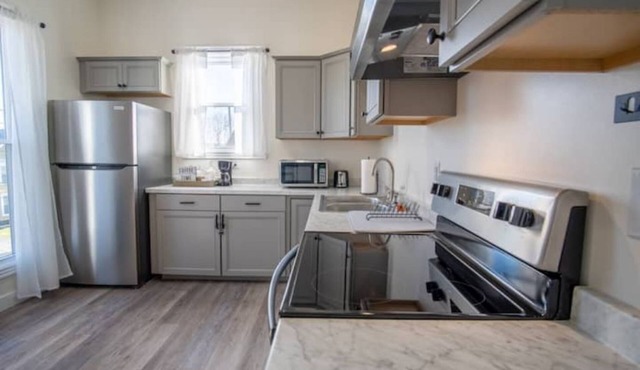 Gorgeous Waverly Walk-up