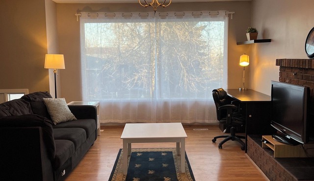 Gorgeous Whole Main floor (2BR Single house)