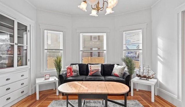 Gorgeous Winthrop by The Sea 2 Bed Apartment