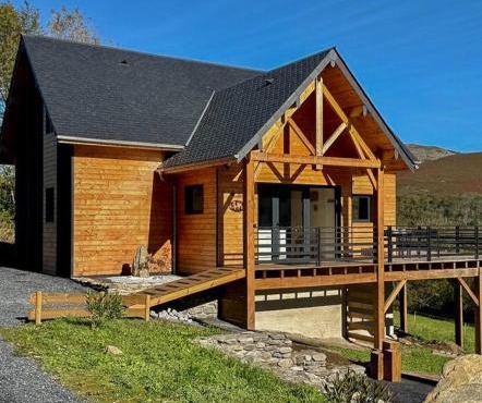 Gorgeous Wooden Chalet Near Lourdes