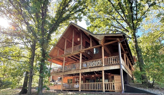 Gorgeous XL Log Cabin in Bloomington, IL! 2 Game Rooms + Hot Tub & Sauna!