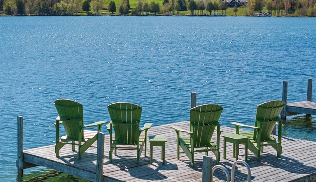Gorgeously Located Walloon Home on Eagle Island! Friday to Friday