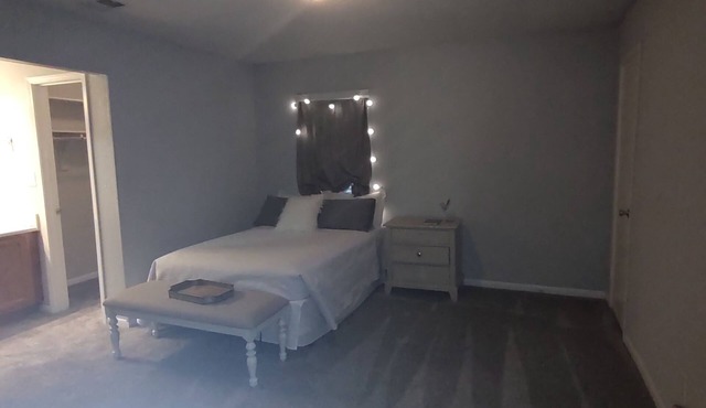 gorgrous townhome in highly sought after area of Sandy Springs