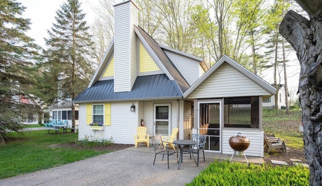 Goshorn Lake Resort Cottage #16