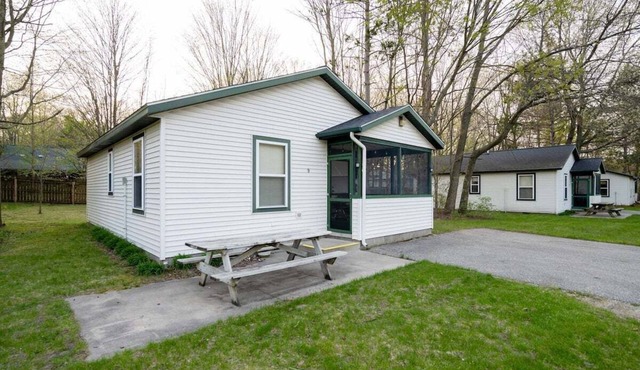 Goshorn Lake Resort Cottage #9