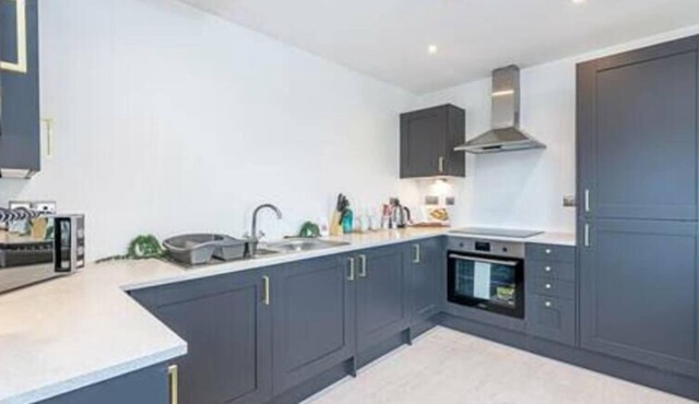 Gospel Heights Top Floor Two Bed