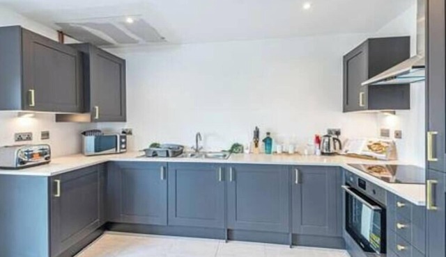 Gospel Heights Top Floor 1 Bed