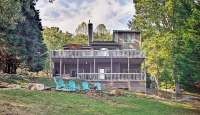 Got It All - 3 Kayaks, 1 Canoe, Hot Tub, Wifi, Ping Pong, Sandy beach, Firepit.