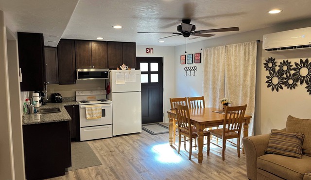 Gould’s Hideaway, off street parking, close to Sand Hollow, Quail & Zion.