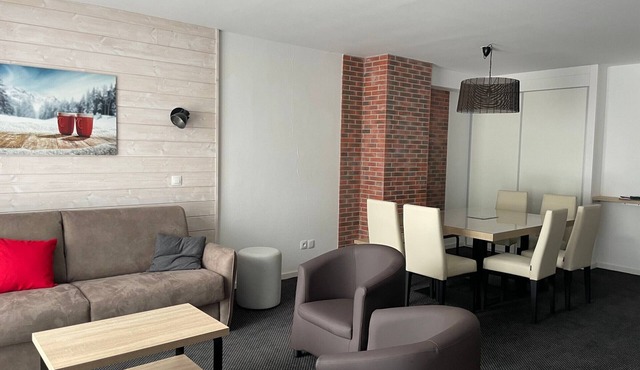 Gourette: 66m² apt for 8, pool, pets allowed