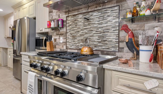 Gourmet Getaway: Cozy Home with Chef's Kitchen