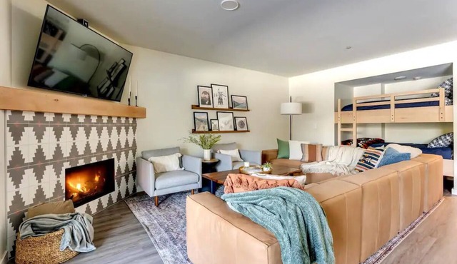 Government Camp Condo: Ski-in/Ski-out, Mountain Views, Walk to Downtown