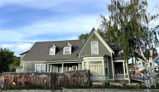 Governor Leslie's Historic Home