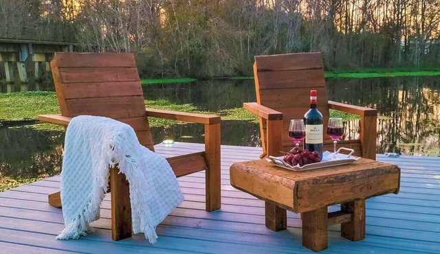 GOVERNOR'S CREEK~Waterfront, King Bed w/Water View